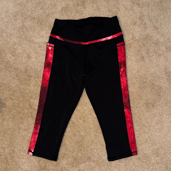 Leggings, Capri’s Style, Size L, Black & Red, EUC - Picture 1 of 4